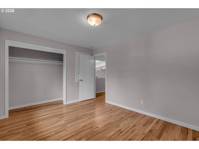7825 Sw HALL Blvd, Beaverton, OR 97008