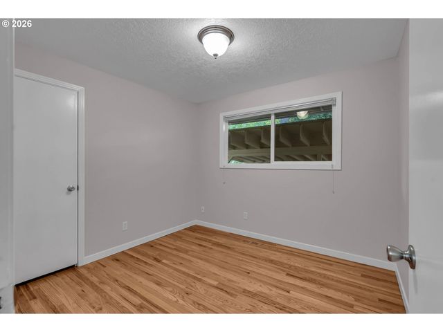 7825 Sw HALL Blvd, Beaverton, OR 97008