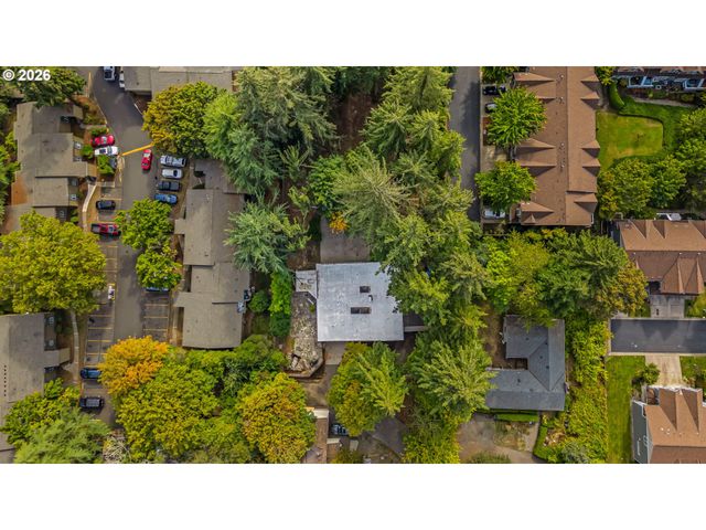 7825 Sw HALL Blvd, Beaverton, OR 97008