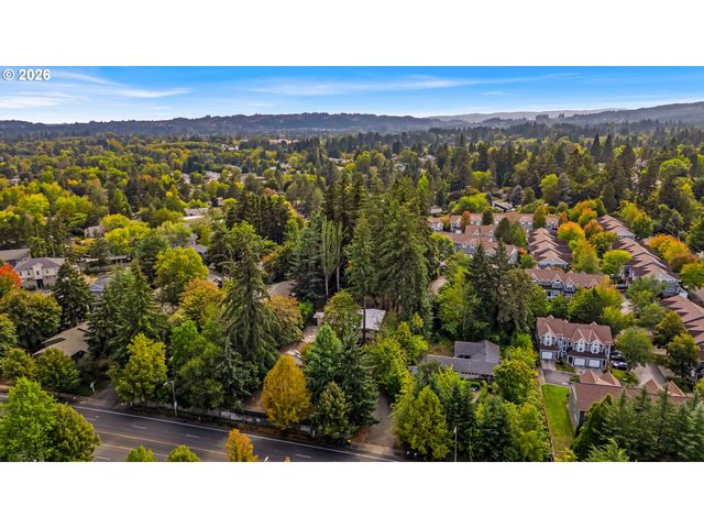 7825 Sw HALL Blvd, Beaverton, OR 97008