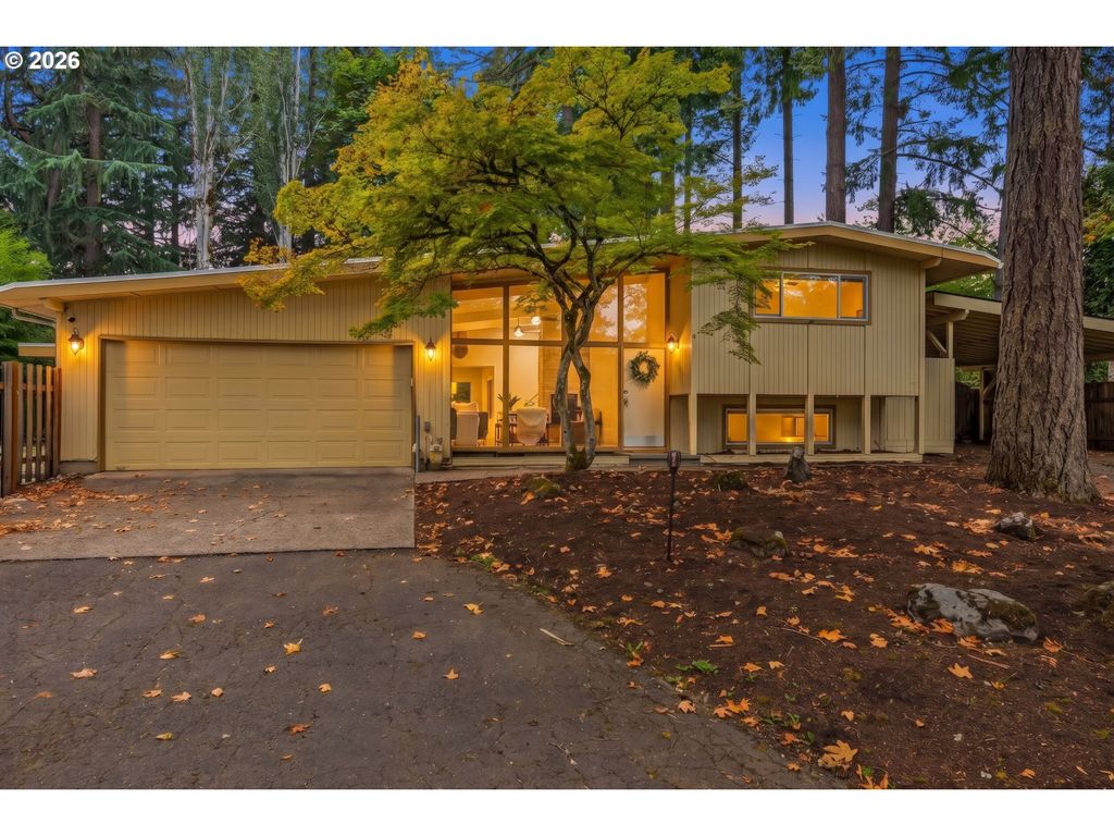 7825 Sw HALL Blvd, Beaverton, OR 97008