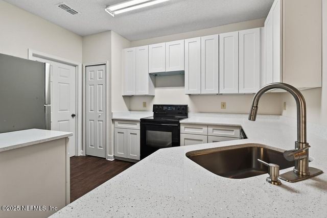 10000 GATE Parkway 417, Jacksonville, FL 32246