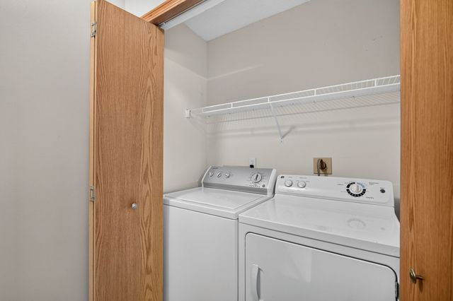 2211 Grand Avenue 6, West Des Moines, IA 50265