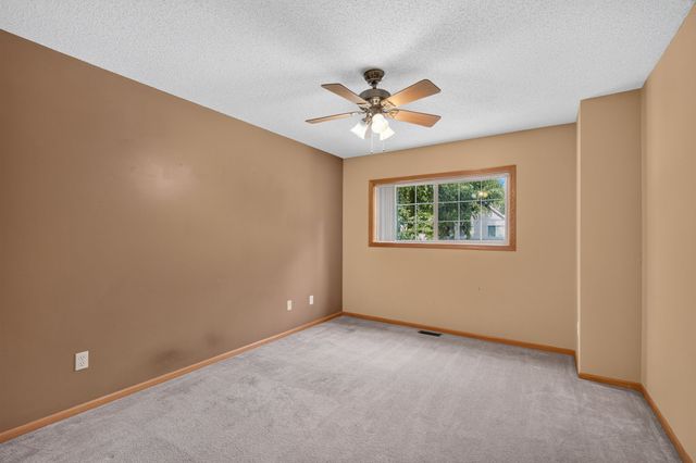 2211 Grand Avenue 6, West Des Moines, IA 50265