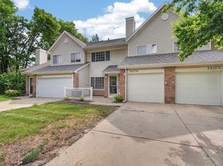 2211 Grand Avenue 6, West Des Moines, IA 50265