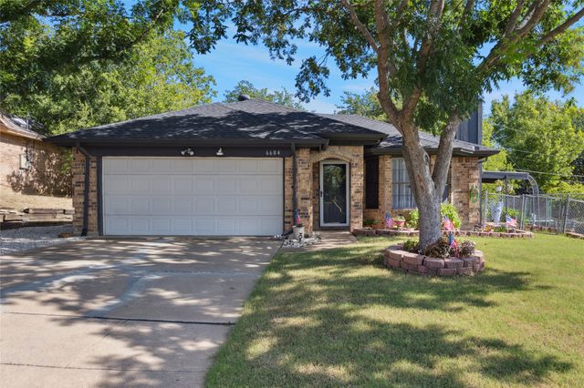 6604 Roxanne Way, Fort Worth, TX 76135
