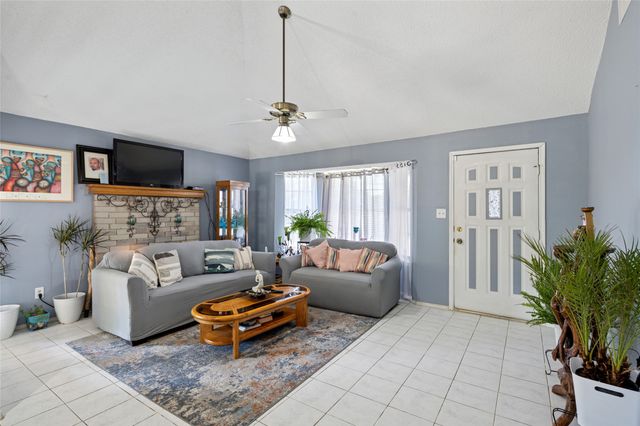 6604 Roxanne Way, Fort Worth, TX 76135