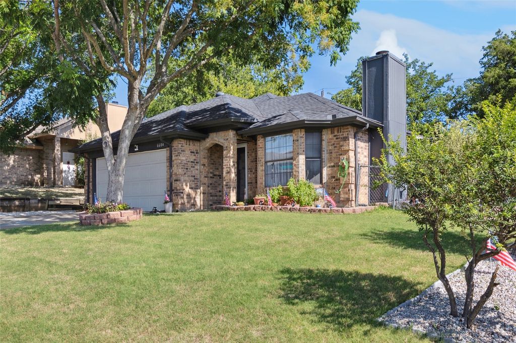 6604 Roxanne Way, Fort Worth, TX 76135