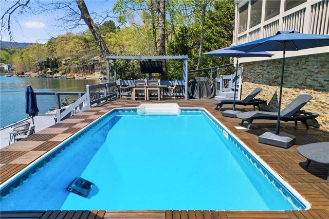 219 Narrows Drive, Waleska, GA 30183