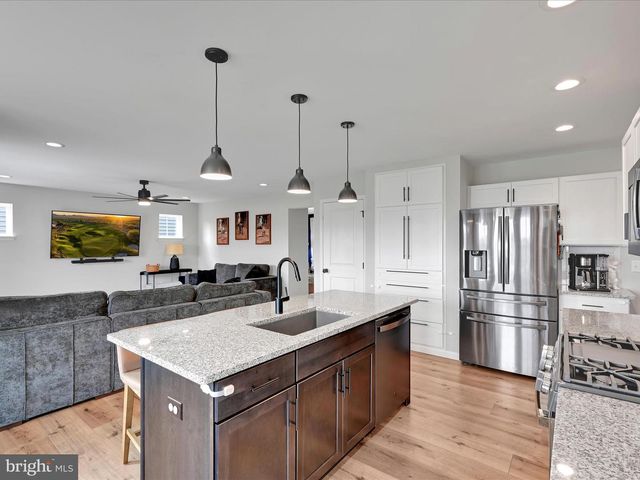 404 JARED WAY, New Holland, PA 17557