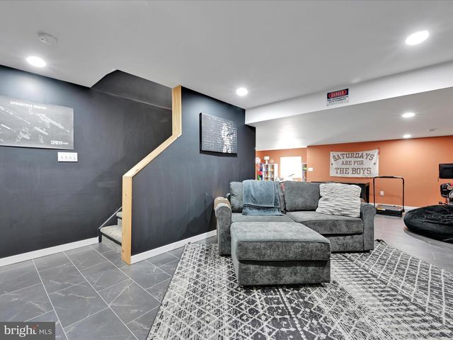 404 JARED WAY, New Holland, PA 17557