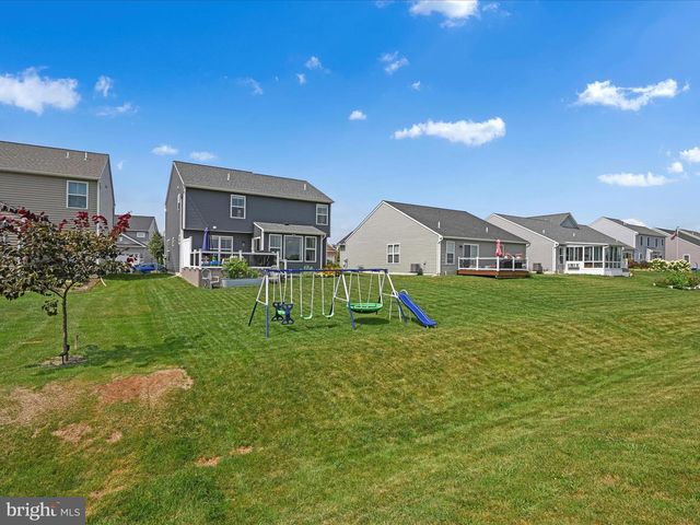 404 JARED WAY, New Holland, PA 17557