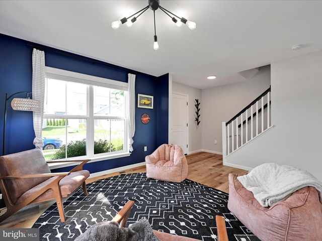 404 JARED WAY, New Holland, PA 17557