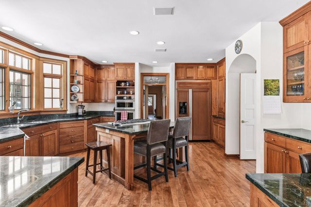 3 Circle E, Edina, MN 55436