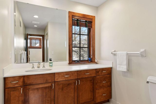 3 Circle E, Edina, MN 55436