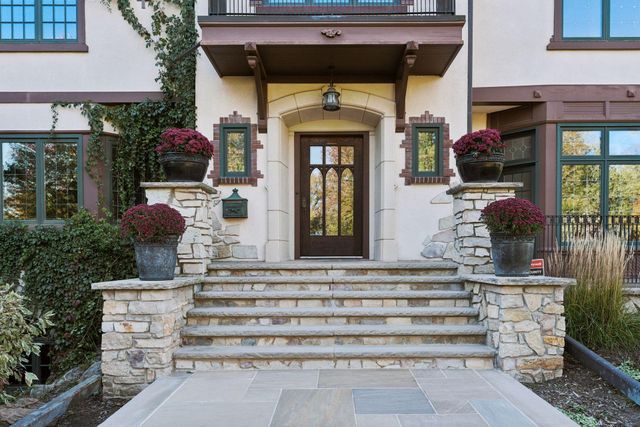 3 Circle E, Edina, MN 55436