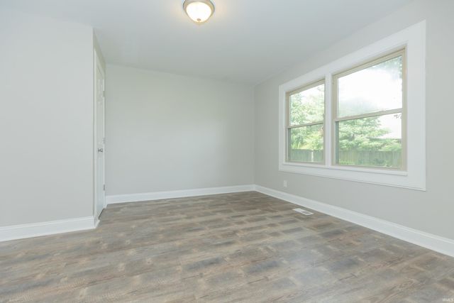 8222 N Birch Avenue, Newburgh, IN 47630