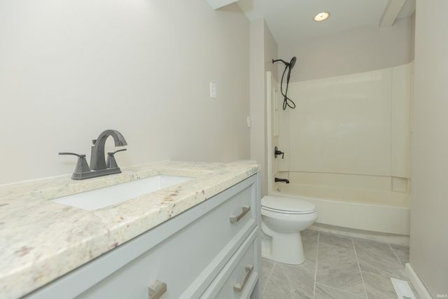 8222 N Birch Avenue, Newburgh, IN 47630