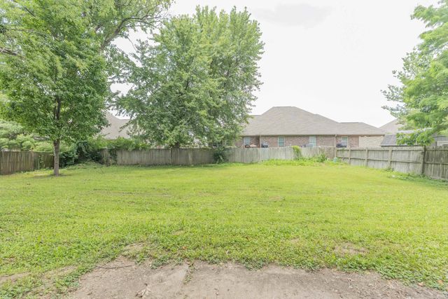 8222 N Birch Avenue, Newburgh, IN 47630