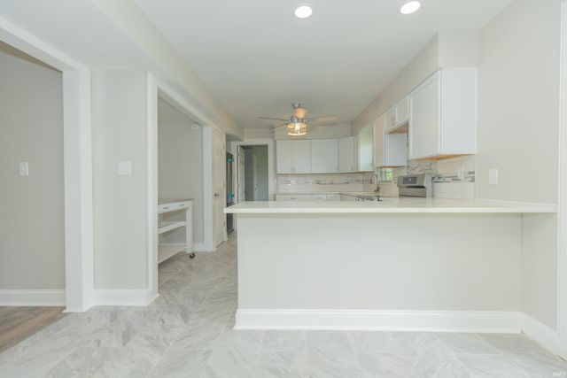 8222 N Birch Avenue, Newburgh, IN 47630