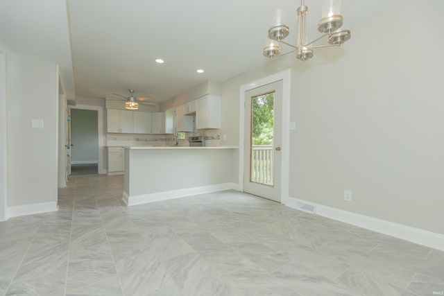8222 N Birch Avenue, Newburgh, IN 47630
