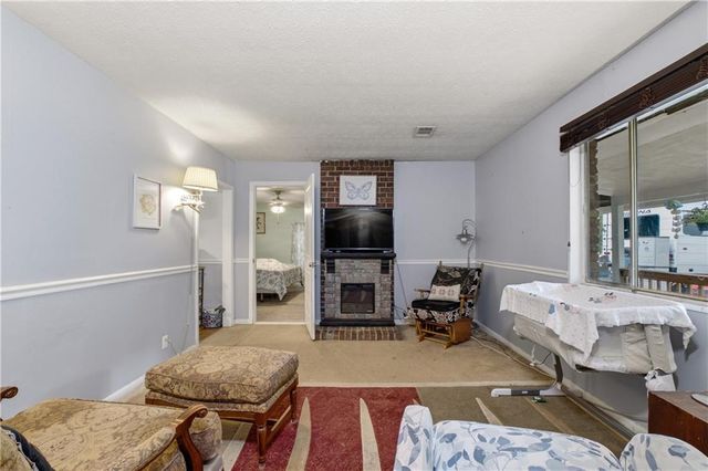 31 Rock Fence Circle SE, Cartersville, GA 30121