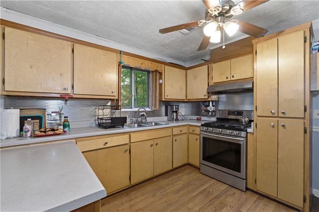 31 Rock Fence Circle SE, Cartersville, GA 30121