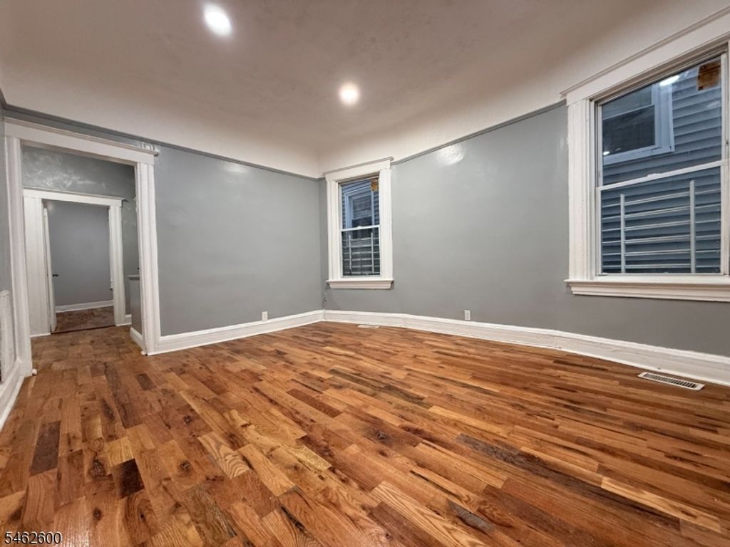 44 N 16Th St, East Orange City, NJ 07017 — photo 2