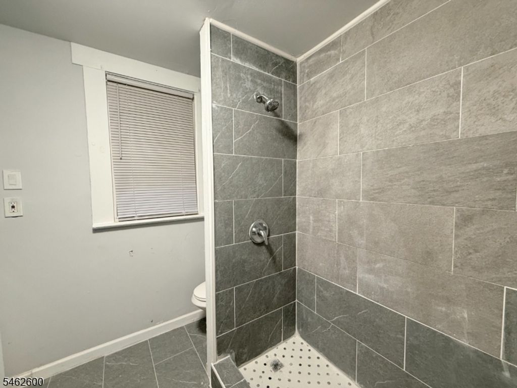44 N 16Th St, East Orange City, NJ 07017 — photo 4