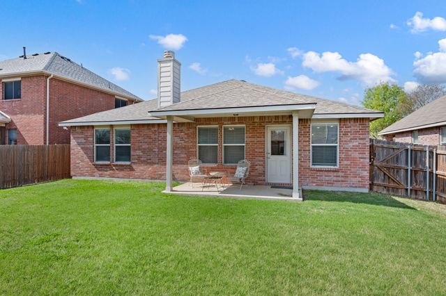 704 Bastrop Drive, Arlington, TX 76002