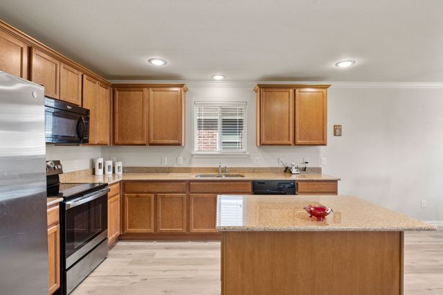 704 Bastrop Drive, Arlington, TX 76002