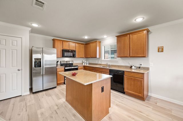 704 Bastrop Drive, Arlington, TX 76002