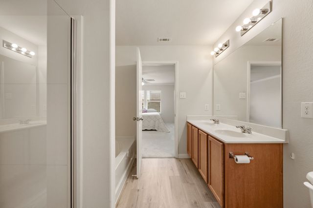 704 Bastrop Drive, Arlington, TX 76002