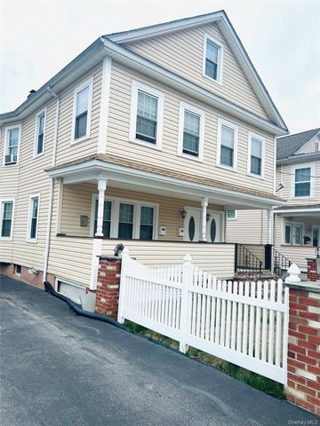 9 Lawrence Road, Poughkeepsie, NY 12601