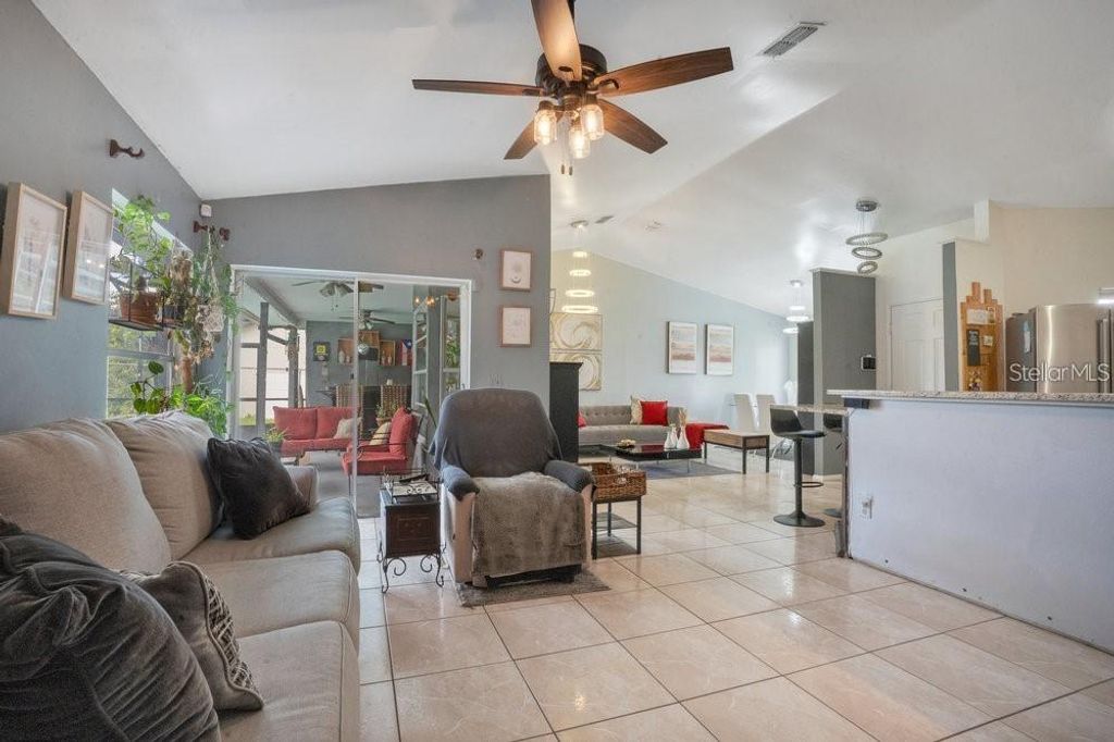 Image 10 of property listing at 2661 MILL RUN BOULEVARD, Kissimmee, FL 34744