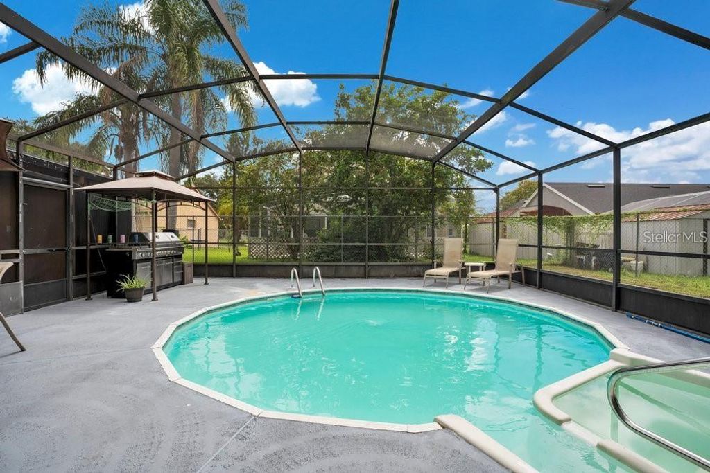 Image 2 of property listing at 2661 MILL RUN BOULEVARD, Kissimmee, FL 34744