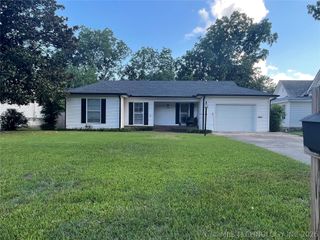 1418 3rd Avenue SW, Ardmore, OK 73401