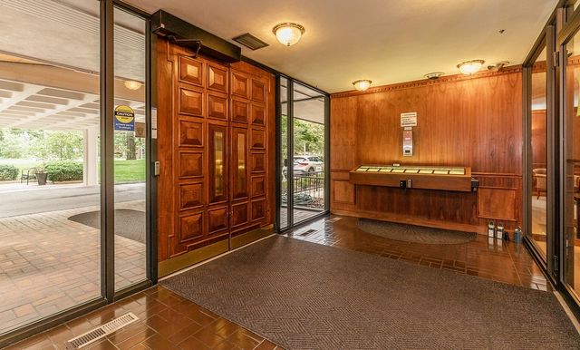 3663 Grand Avenue 107, Des Moines, IA 50312