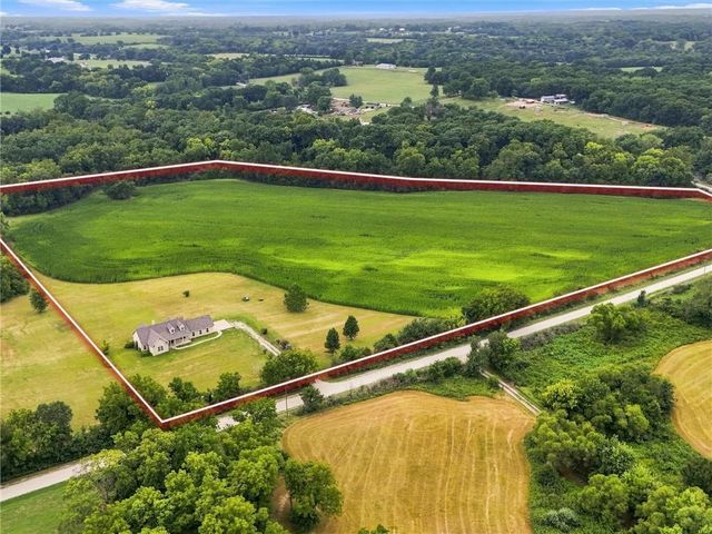 7633 212th Street, Holt, MO 64048