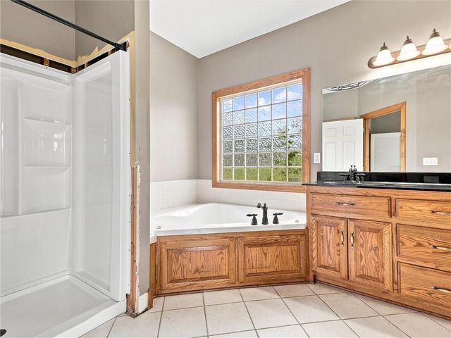 7633 212th Street, Holt, MO 64048