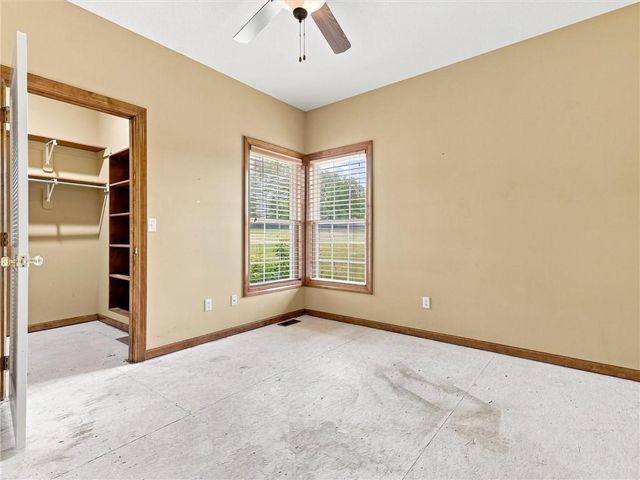 7633 212th Street, Holt, MO 64048