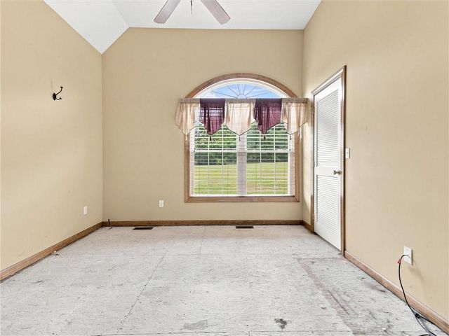 7633 212th Street, Holt, MO 64048