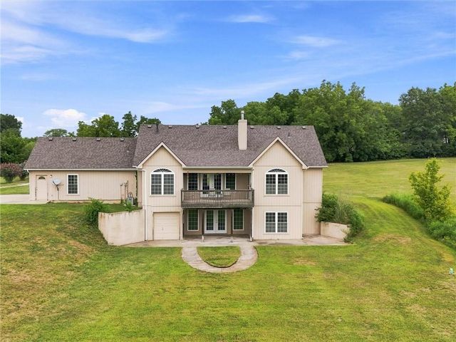 7633 212th Street, Holt, MO 64048