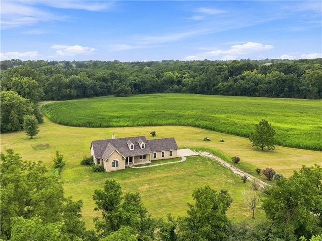 7633 212th Street, Holt, MO 64048