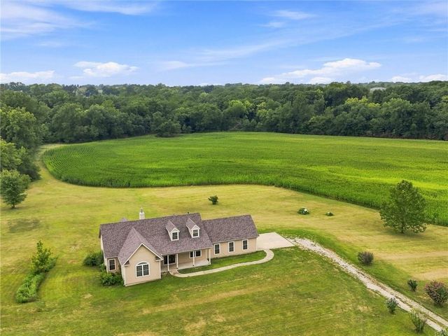 7633 212th Street, Holt, MO 64048