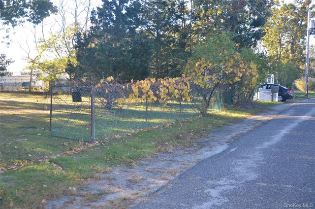 VL Johns Neck Road, Shirley, NY 11967