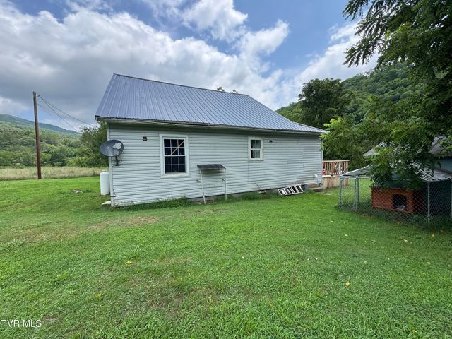 2759 A J Osborne Highway, Blackwater, VA 24221