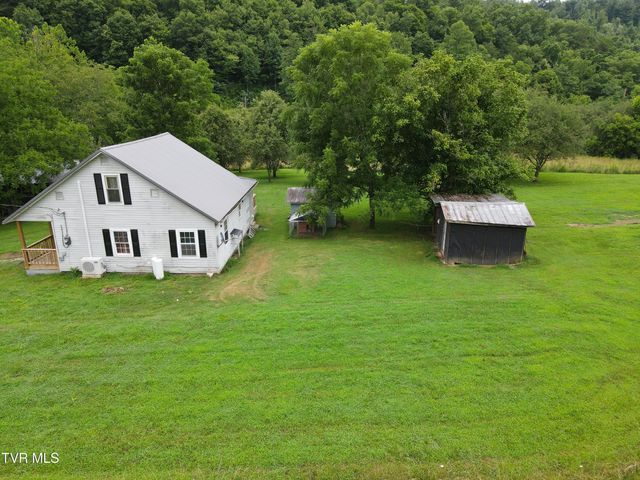 2759 A J Osborne Highway, Blackwater, VA 24221