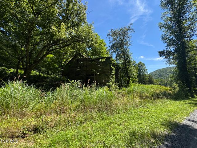 2759 A J Osborne Highway, Blackwater, VA 24221