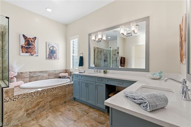 2935 2nd AVE NE, Naples, FL 34120